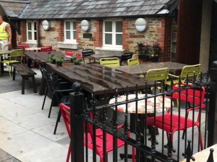 The Queen'S Head Wetherspoon Hotel Тависток Екстериор снимка