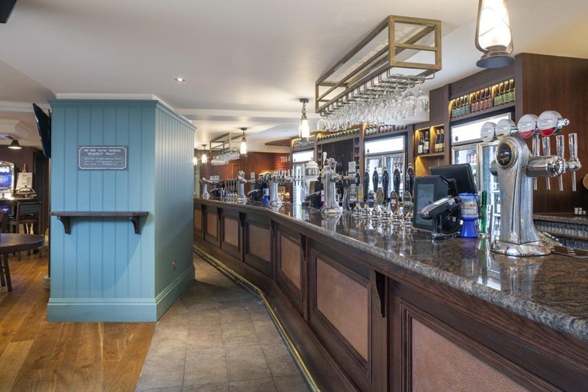 The Queen'S Head Wetherspoon Hotel Тависток Екстериор снимка