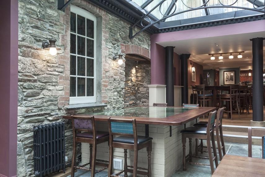 The Queen'S Head Wetherspoon Hotel Тависток Екстериор снимка